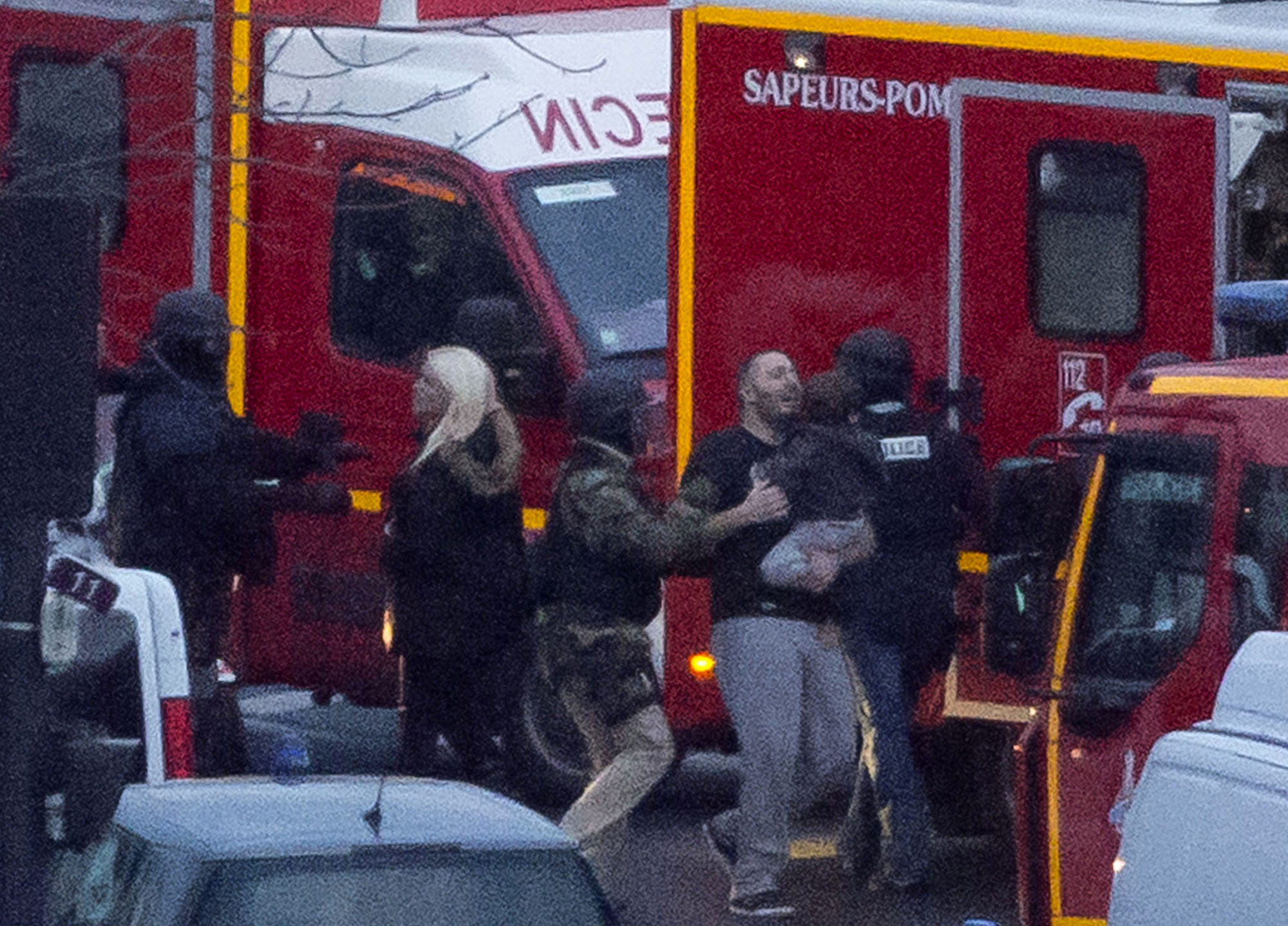 Det uppges att fyra ur gisslan ska ha dött. Det uppges att fyra ur gisslan ska ha dött.