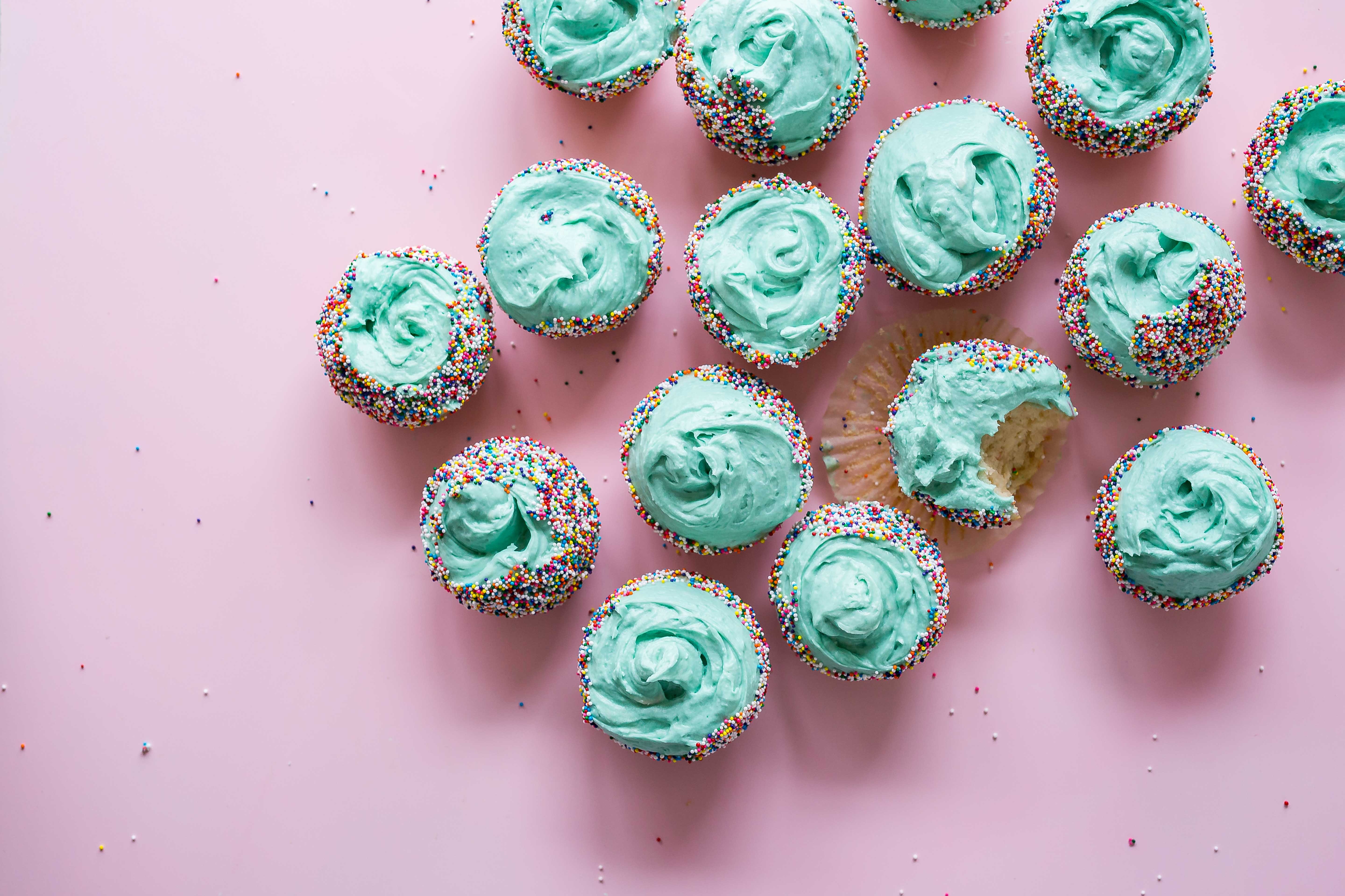 Baka cupcakes! Baka cupcakes!