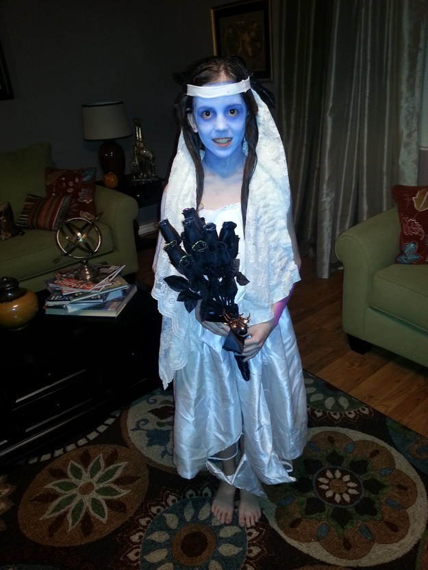 Corpse bride letar efter sin andre hälft. Corpse bride letar efter sin andre hälft.