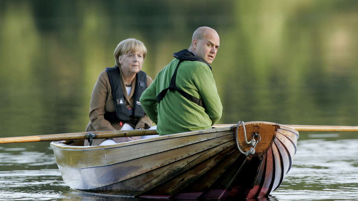 Ror båten med Merkel (2008).