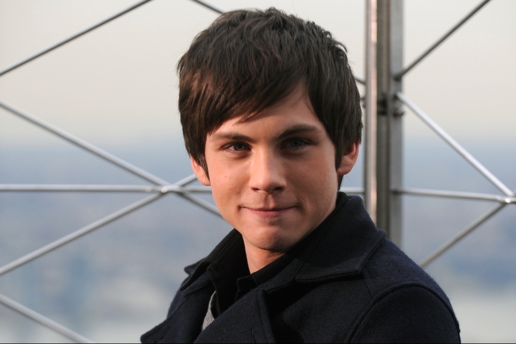18-årige Logan Lerman kan bli Spiderman i den fjärde filmen.