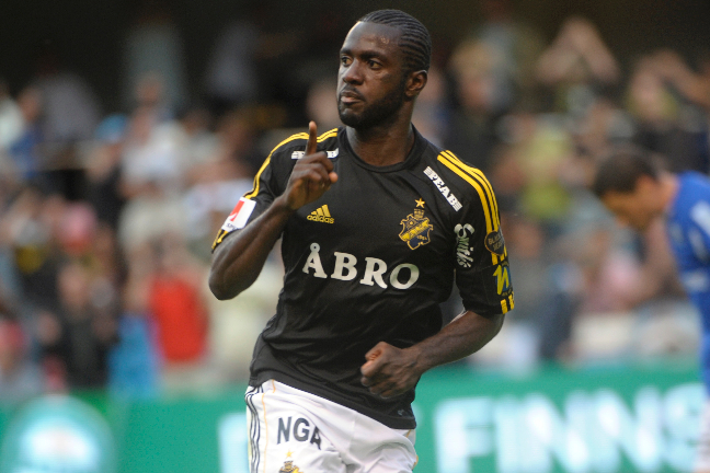 Den förre AIK-spelaren är på jakt efter en ny klubb.
