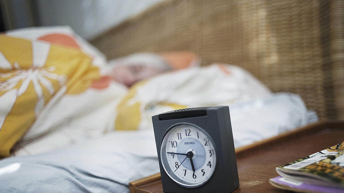 Mer sömn gör att du presterar bättre på jobbet, det leder i längden till att du kan tjäna mer pengar. 