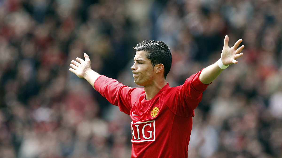 Sedan var han i Manchester United fram till 2009. 