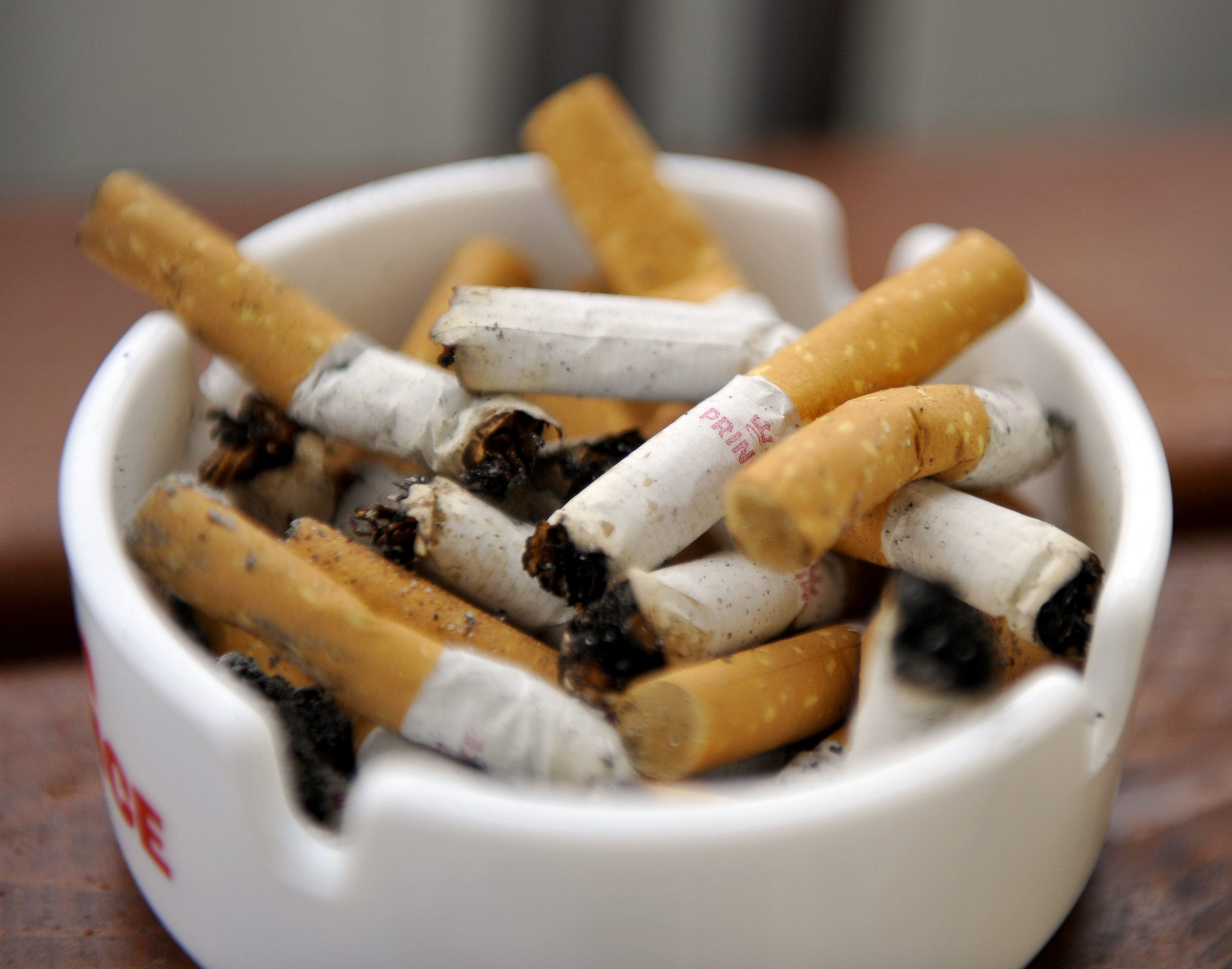 Årligen dör 5,4 miljoner människor av tobaksbruk.