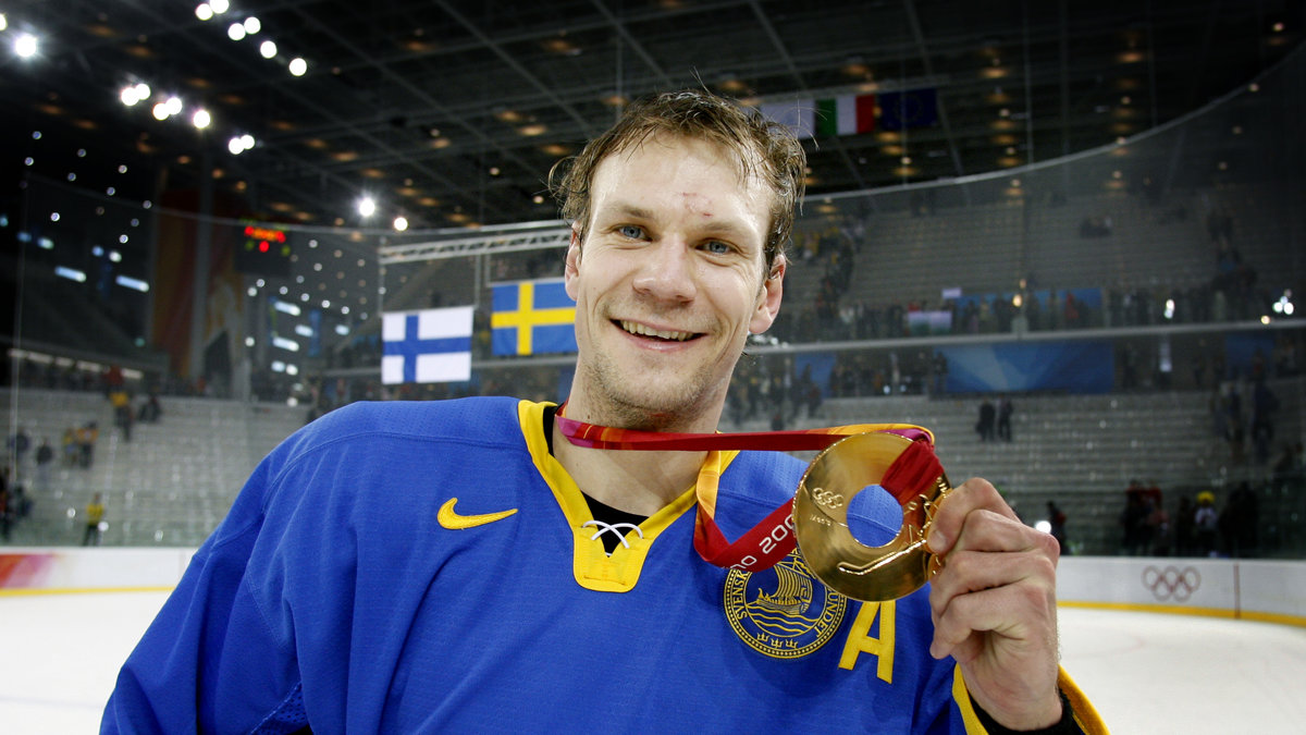 Han vann OS-guld med Sverige i Turin 2006.