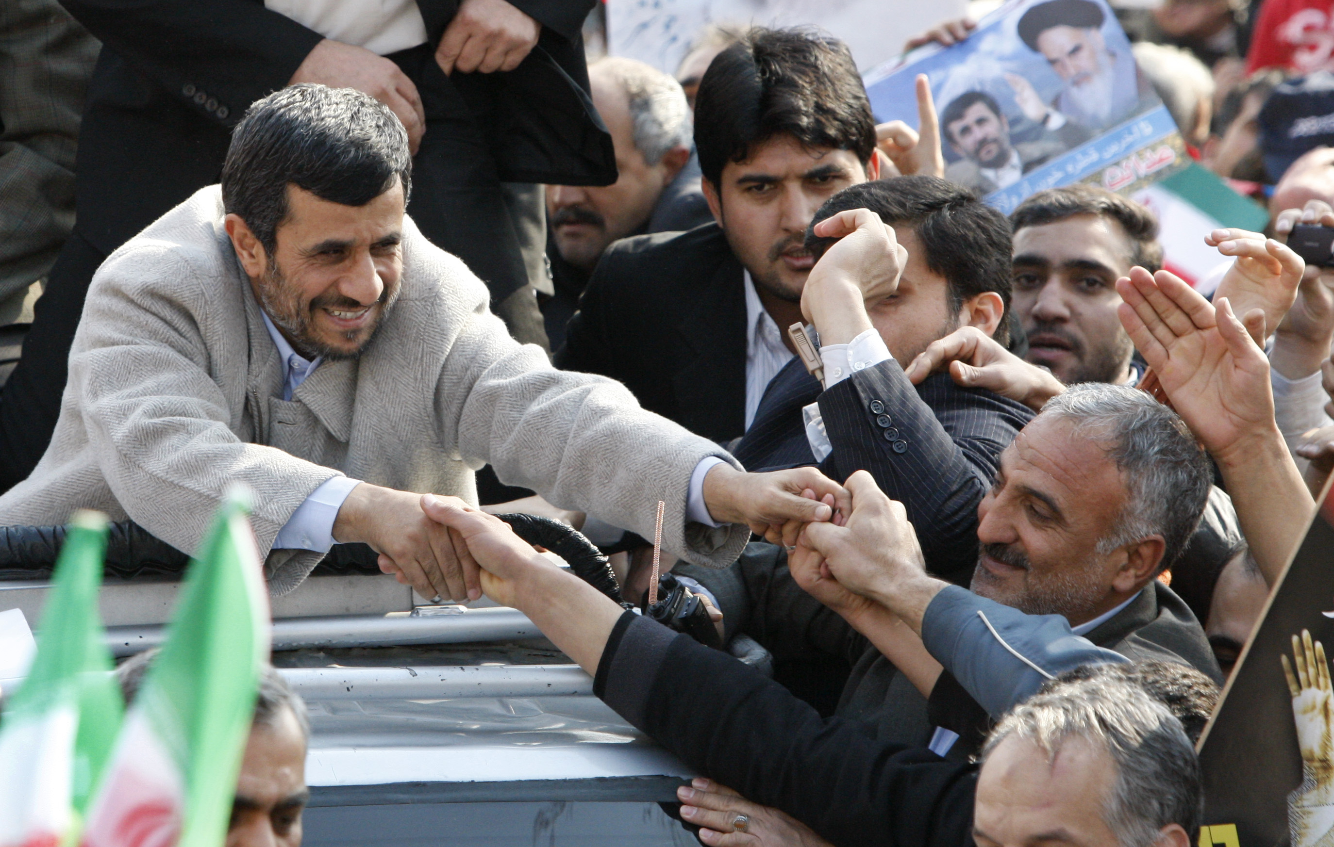 President Mahmoud Ahmadinejad säger att landet nu kan anrika mer uran.
