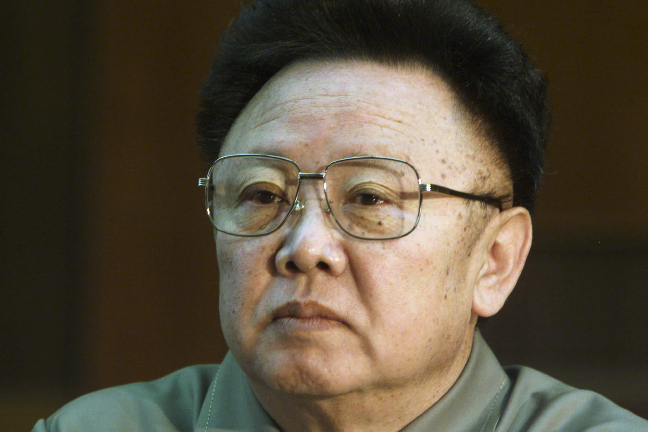 Kim Jong Il styr landet med järnhand. 