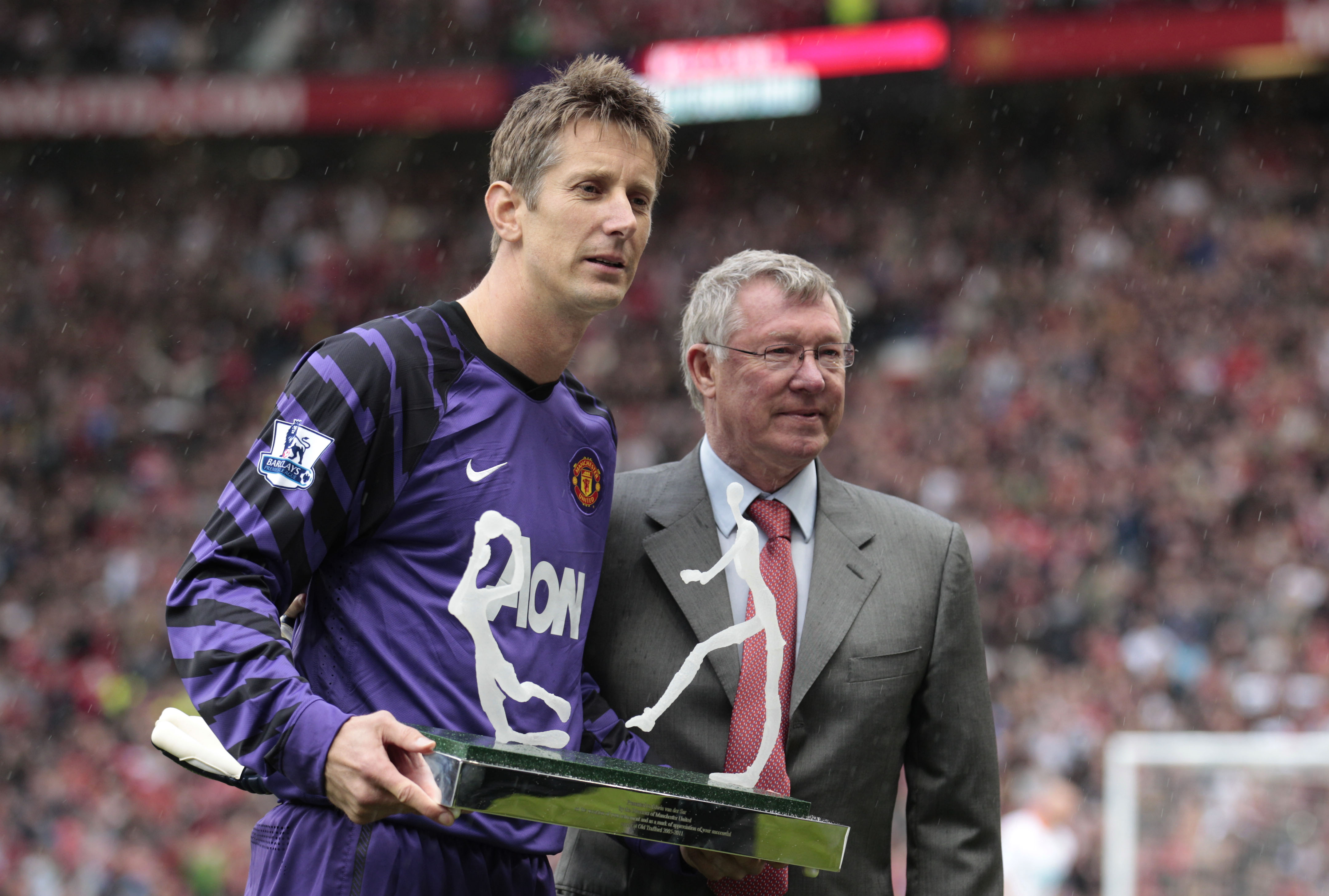 Sir Alex Ferguson kommer att sakna van der Sar nästa säsong men har redan gjort klart med hans ersättare, 20-årige David de Gea.