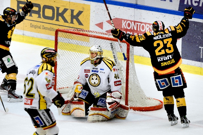 Men Skellefteå kom tillbaka och precis innan paus kvitterade Tomas Skogs till 2-2.