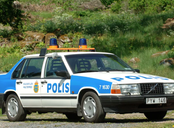 Nu kan du köpa en äkta polisbil. Nu kan du köpa en äkta polisbil.