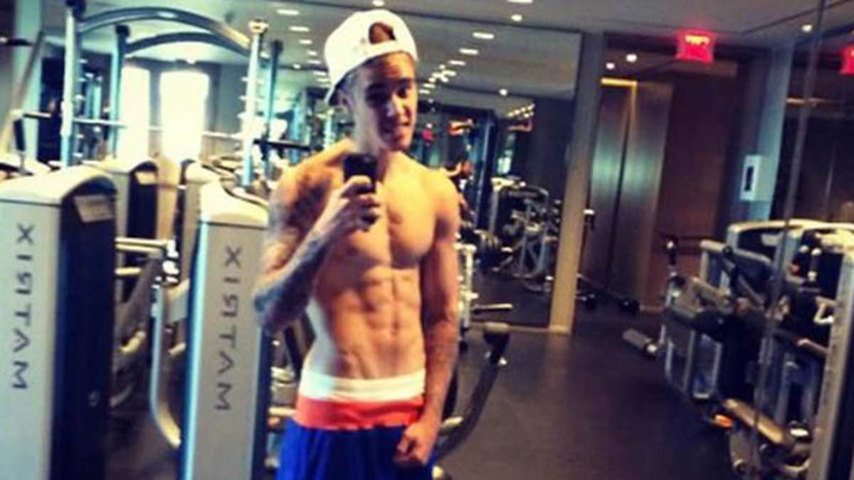 Justin Bieber kämpar hårt på gymmet. 