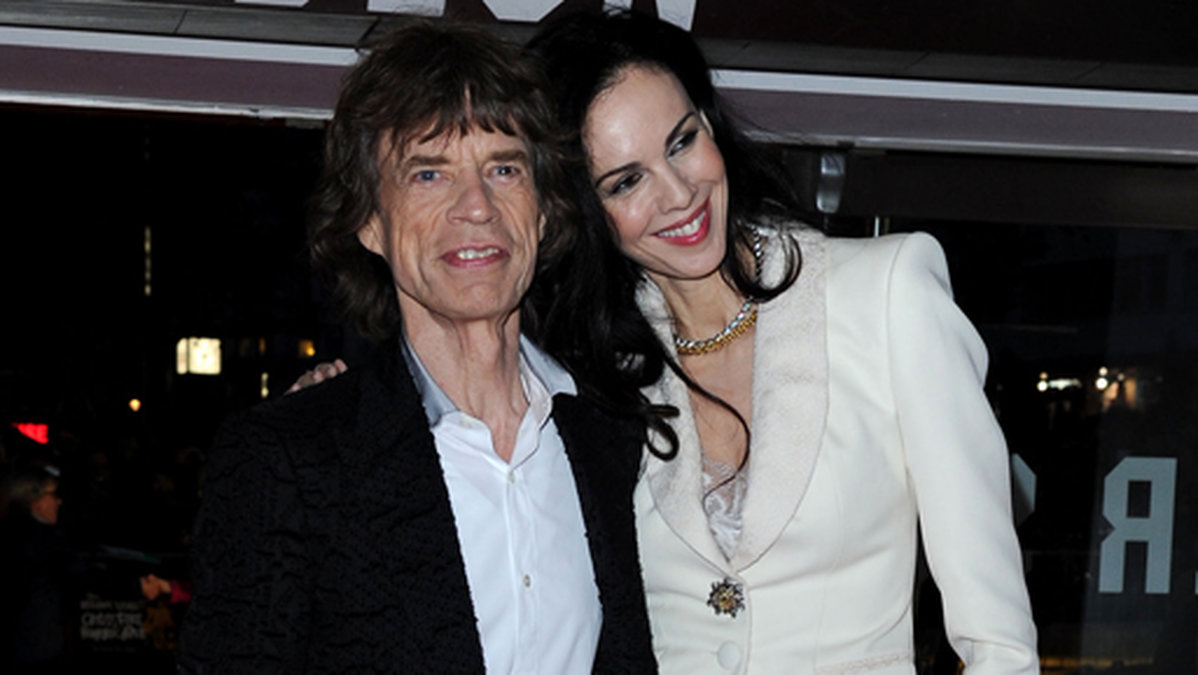 Jagger befann sig på turné när han nåddes av det fruktansvärda beskedet. 