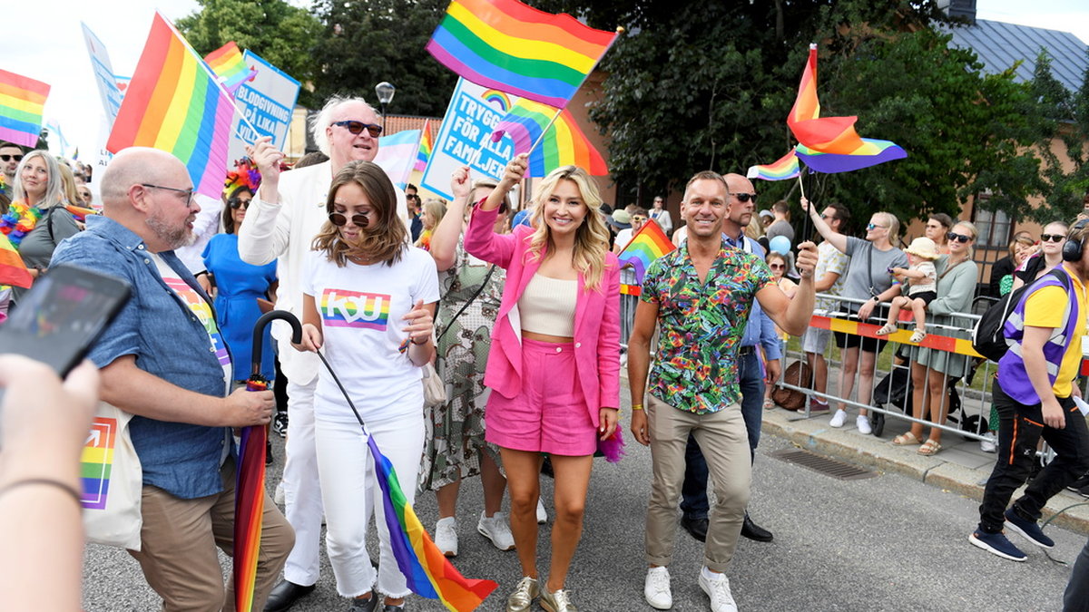 Kristdemokraternas partiledare Ebba Busch (KD) på 2022 års prideparade i Stockholm. I år har hon andra åtaganden och deltar inte.