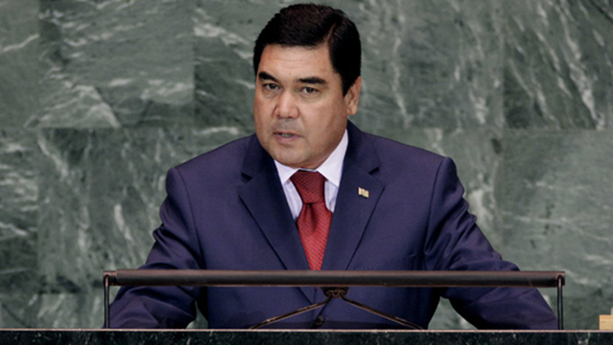 Gurbanguly Berdimuhamedov styr Turkmenistan med järnhand. 