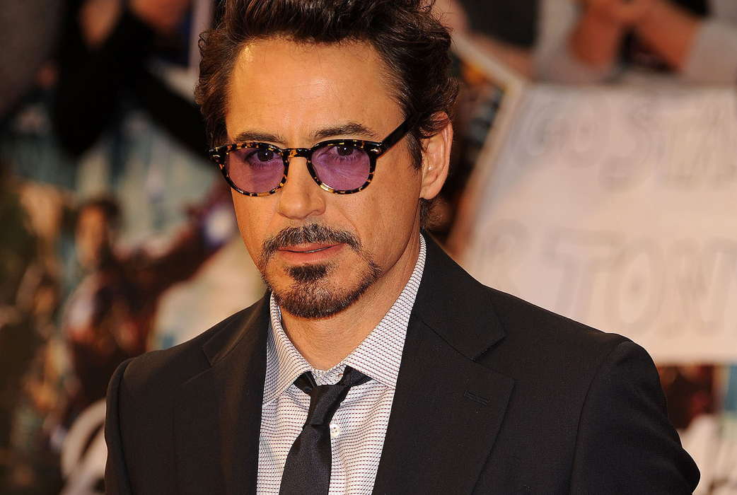 14. En bild säget mär än tusen ord. Vi tror ni förstår varför Robert Downey Jr har kvalat in på listan. Men har han inte snott brillorna av Johnny Depp tro? 14. En bild säget mär än tusen ord. Vi tror ni förstår varför Robert Downey Jr har kvalat in på listan. Men har han inte snott brillorna av Johnny Depp tro?