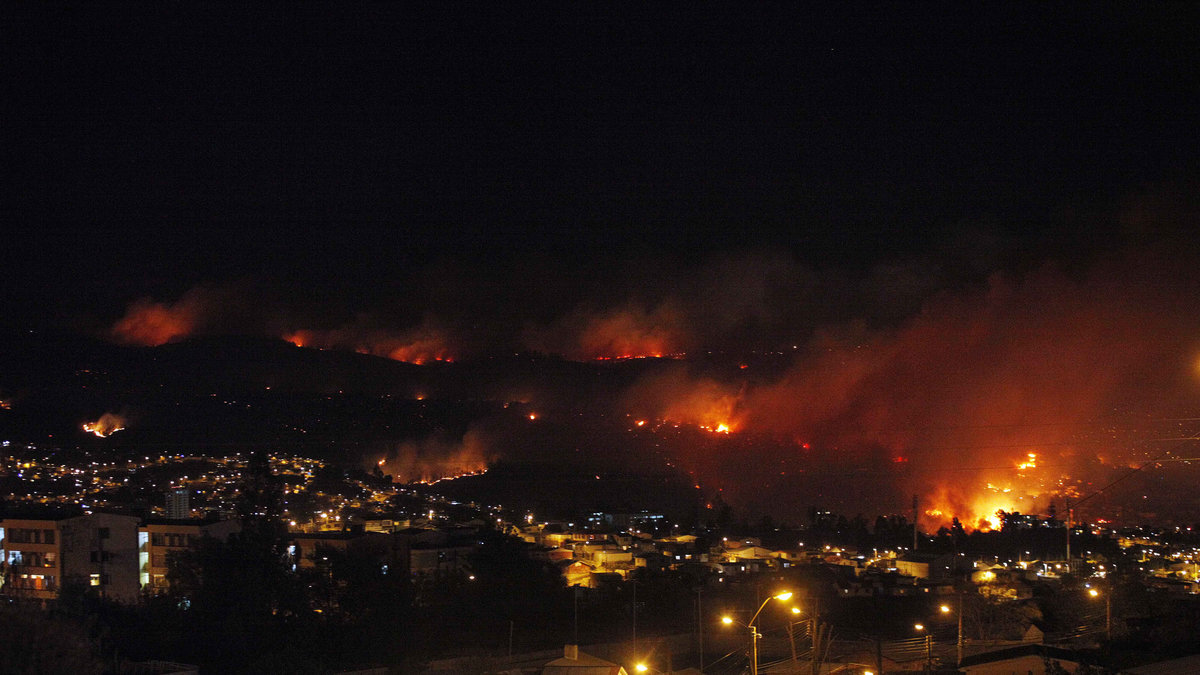Så här såg det ut när Valparáiso brann i veckan.