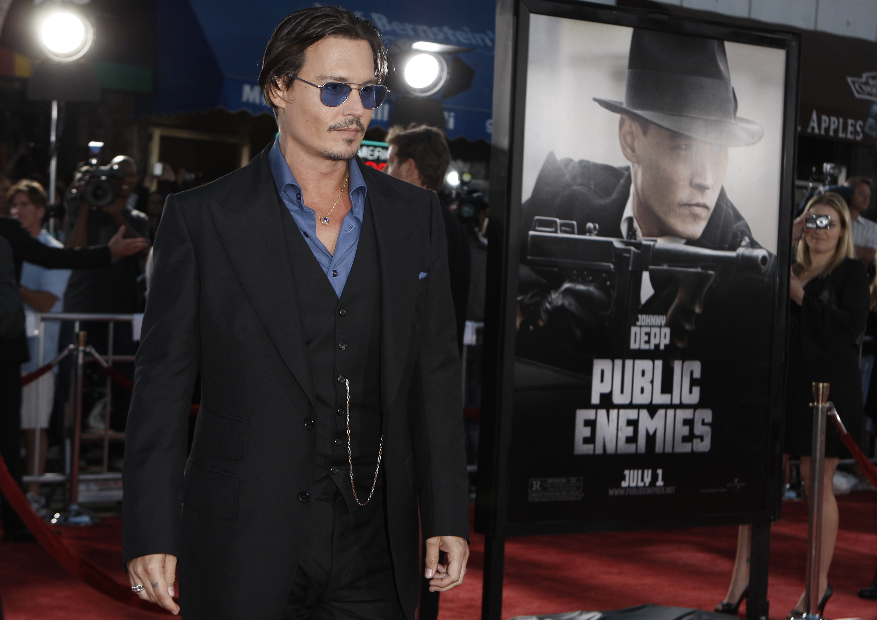 Kritikerrosade Public Enemies handlar om gangsterbossen John Dillinger. Johnny Depp spelar huvudrollen.