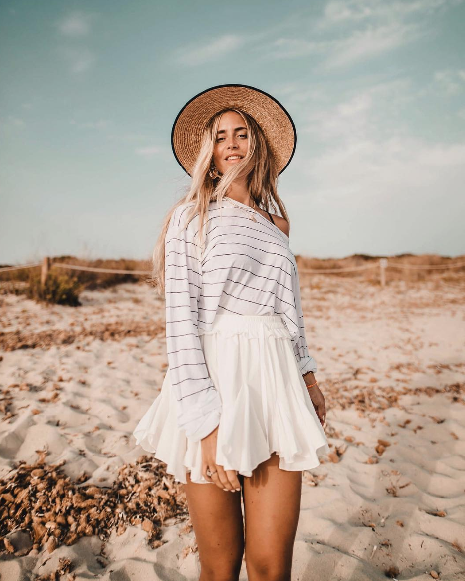 Janni Delér Olsson på stranden Janni Delér Olsson på stranden