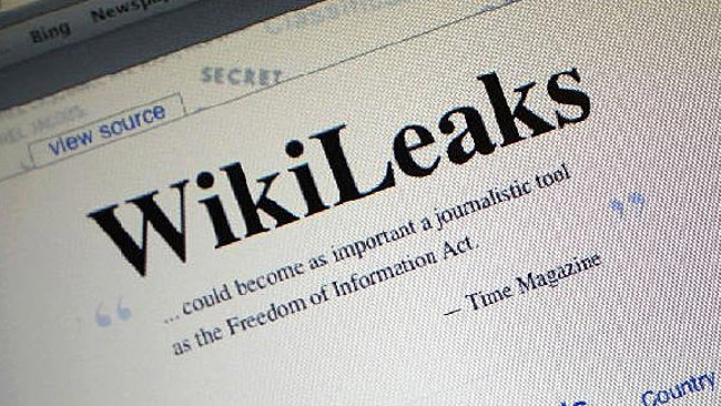 Wikileaks tvingas flytta sina servrar efter överbelastningsattacker.