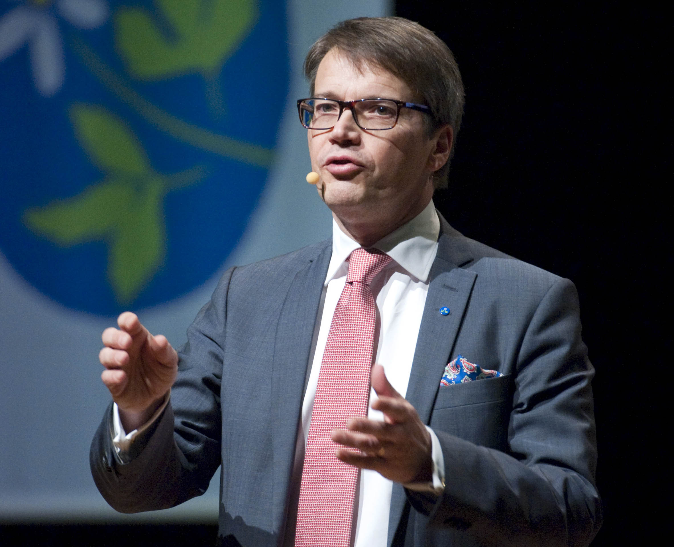 Göran Hägglunds kristdemokrater går framåt.